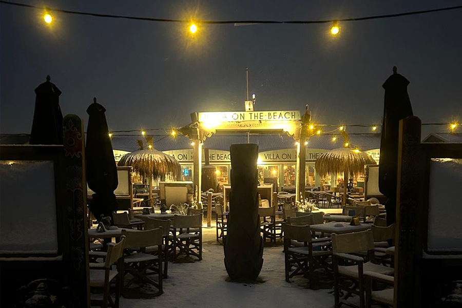 villa-by-night